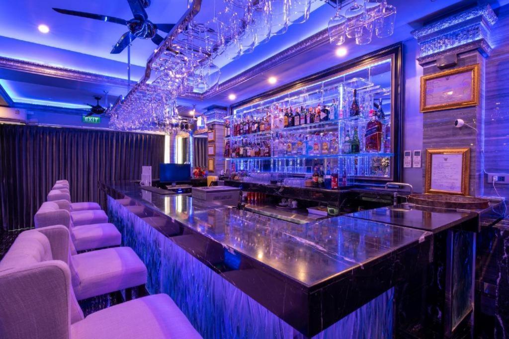 The Globe Hotel, Bar & Restaurant Pattaya Exterior foto