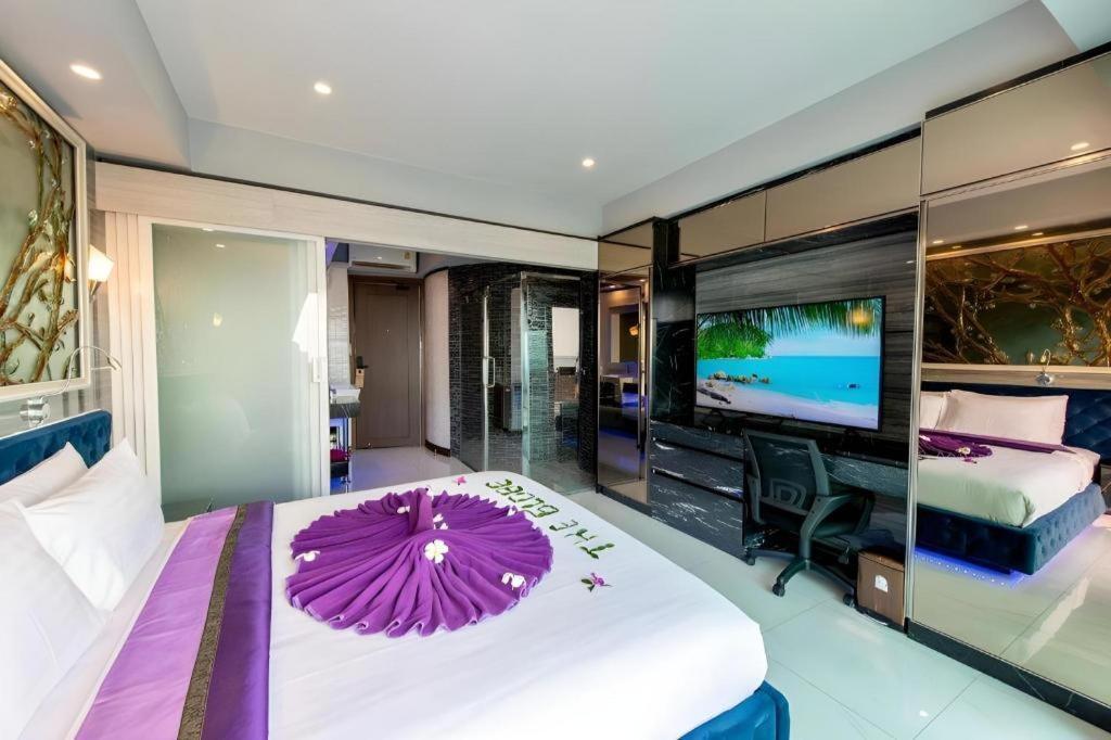 The Globe Hotel, Bar & Restaurant Pattaya Exterior foto