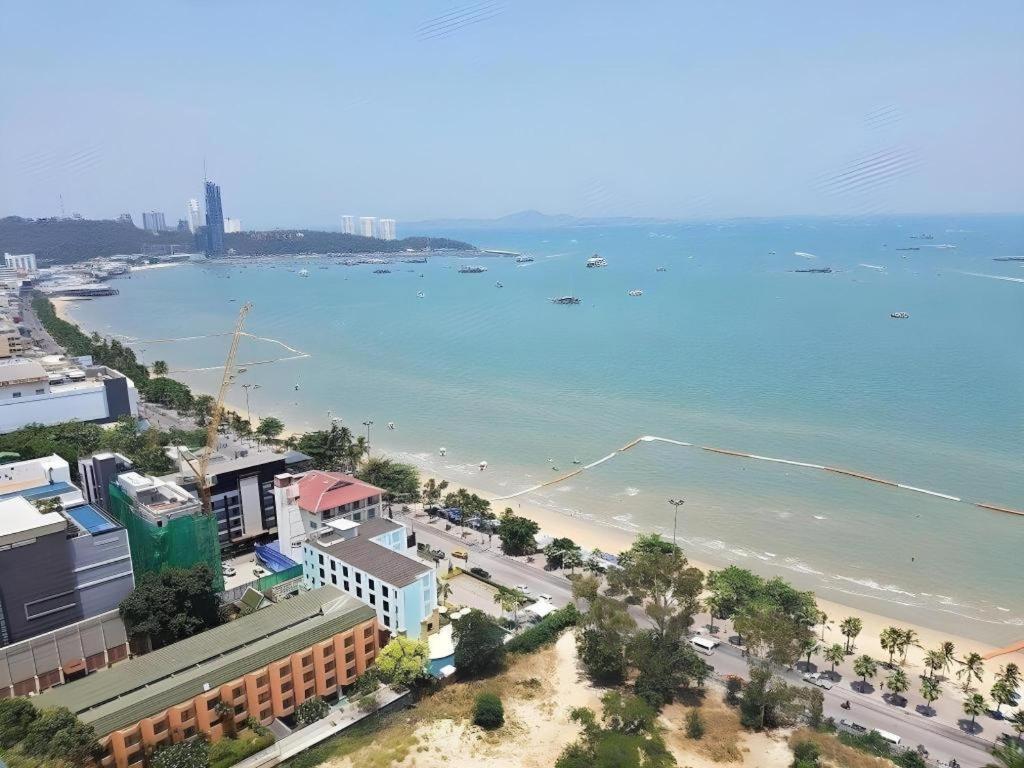 The Globe Hotel, Bar & Restaurant Pattaya Exterior foto