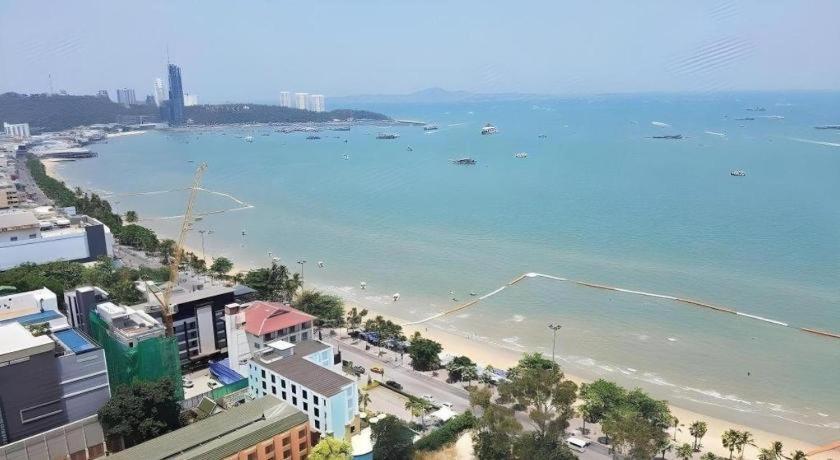 The Globe Hotel, Bar & Restaurant Pattaya Exterior foto